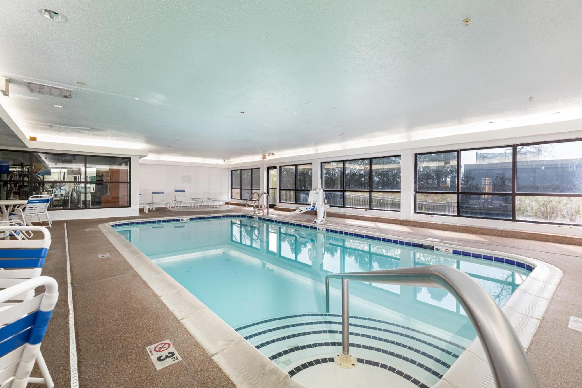 Comfort Suites Lombard - Addison Bagian luar foto