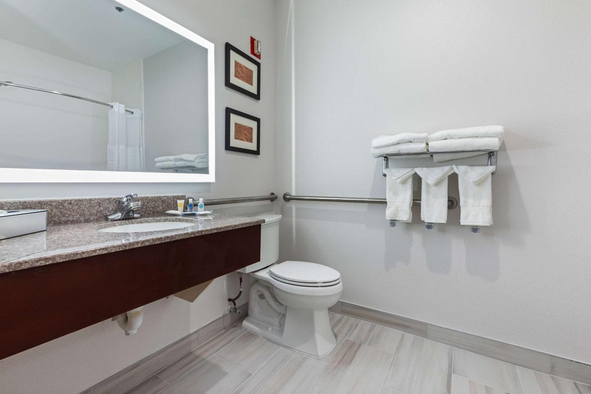 Comfort Suites Lombard - Addison Bagian luar foto