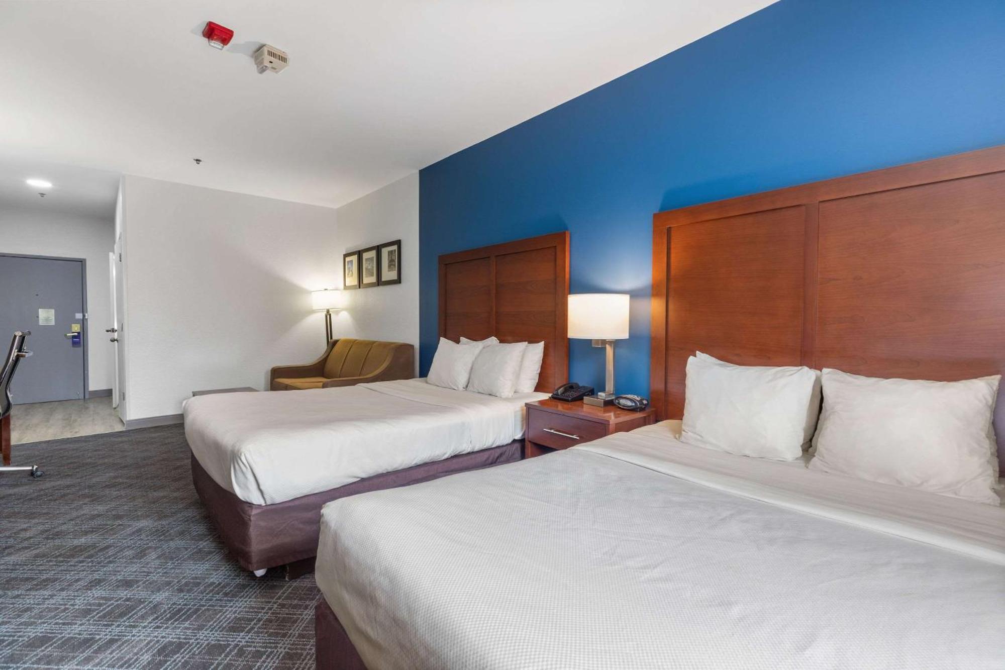 Comfort Suites Lombard - Addison Bagian luar foto