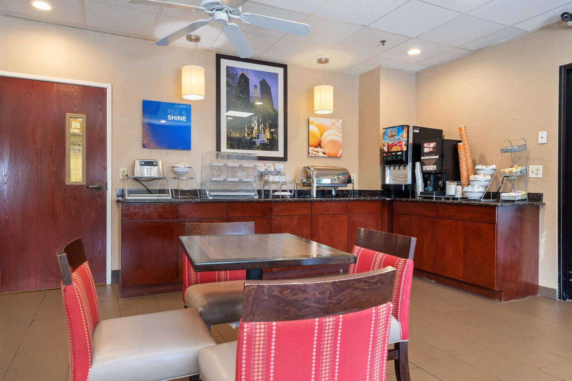 Comfort Suites Lombard - Addison Bagian luar foto