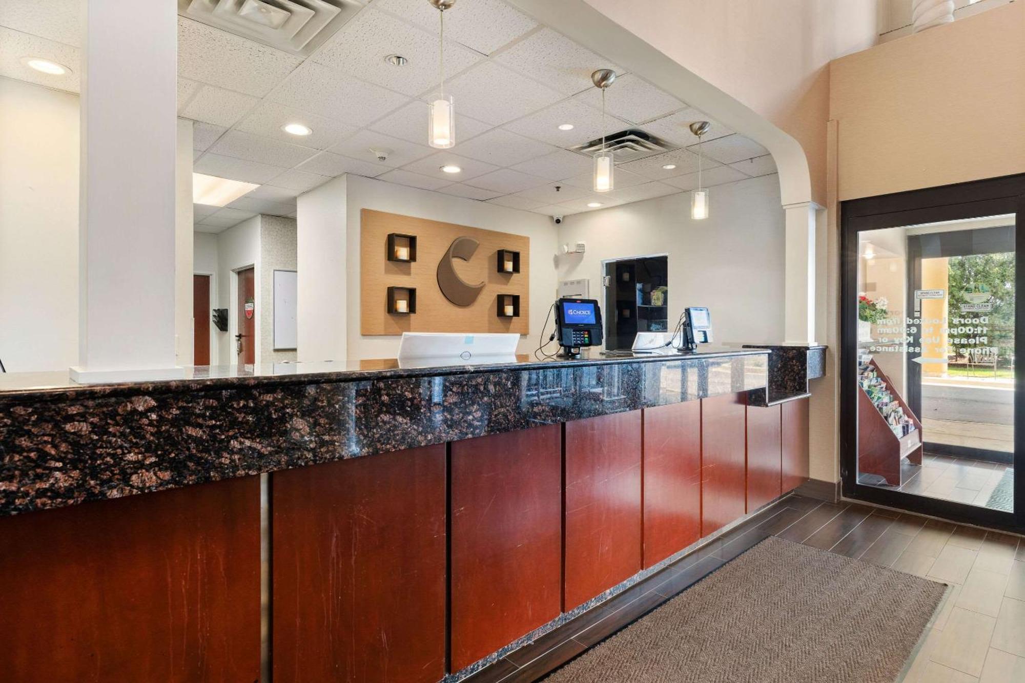 Comfort Suites Lombard - Addison Bagian luar foto
