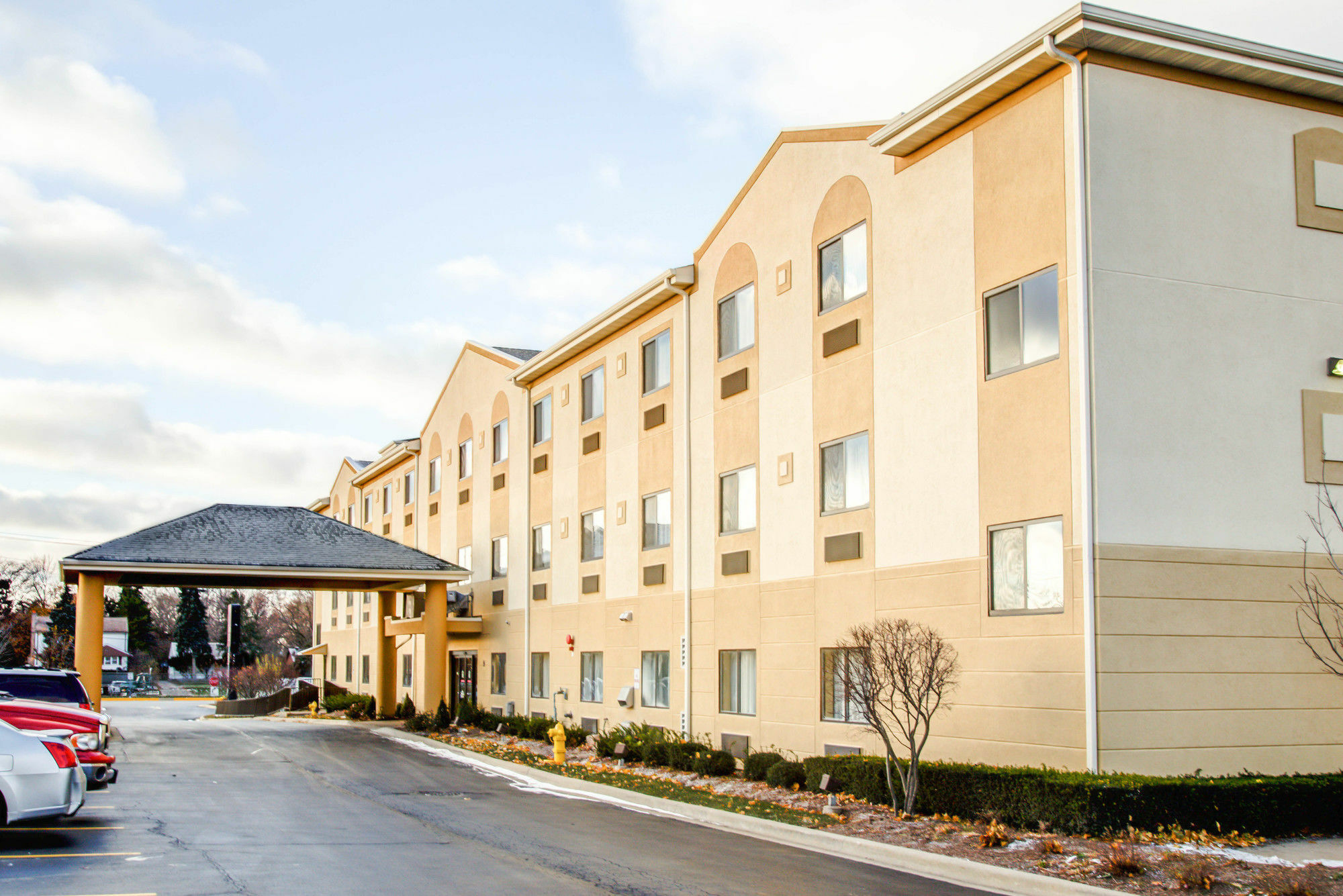 Comfort Suites Lombard - Addison Bagian luar foto