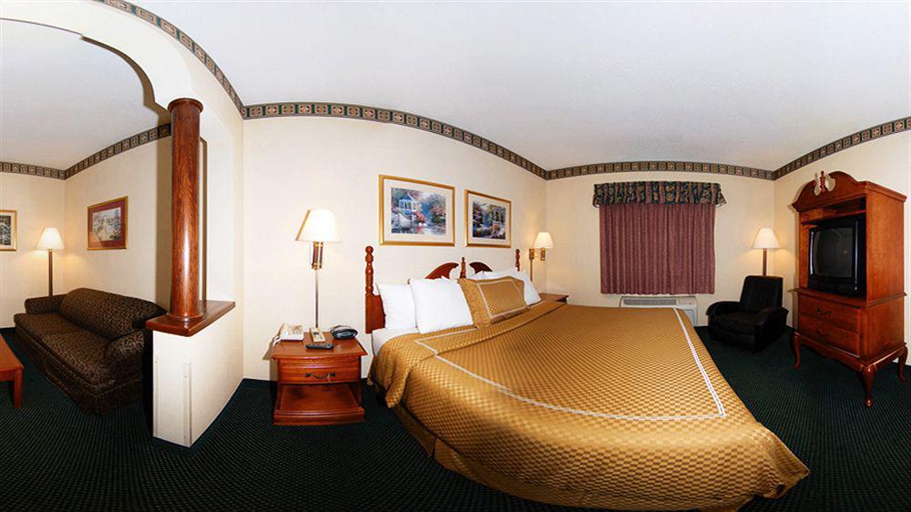Comfort Suites Lombard - Addison Bagian luar foto